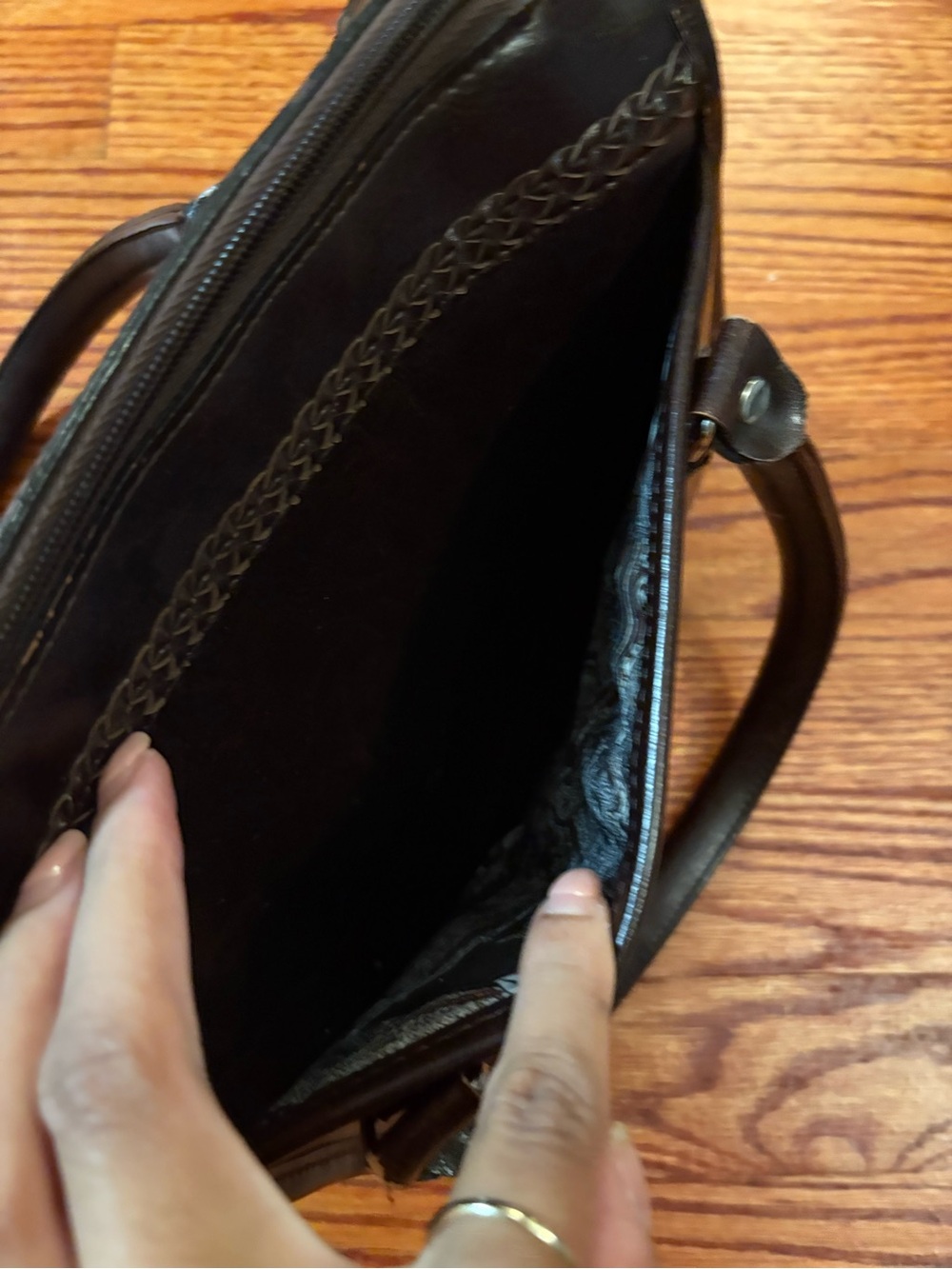 Brighton Brown Two-Tone Leather Shoulder Bag - Picture 6 of 8